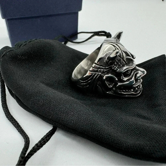 Stainless steel bold large devil statement ring - Picture 9 of 10